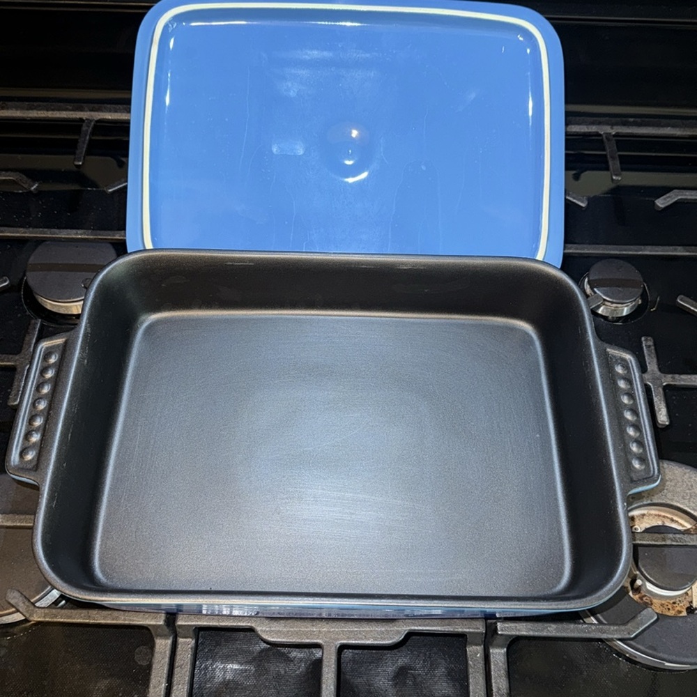 Parini 12 X 9 gradient blue covered baking dish. - Picture 3 of 7
